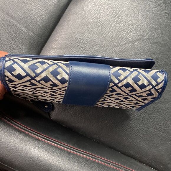 Tommy Hilfiger black cream monogram wallet - Picture 12 of 14